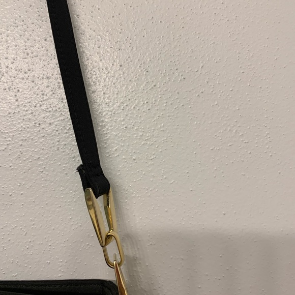 Simple Black Apostrophe Purse - Picture 6 of 9